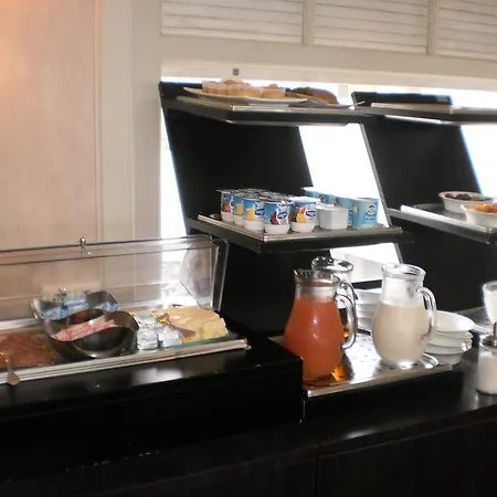 De La Hotel 2*