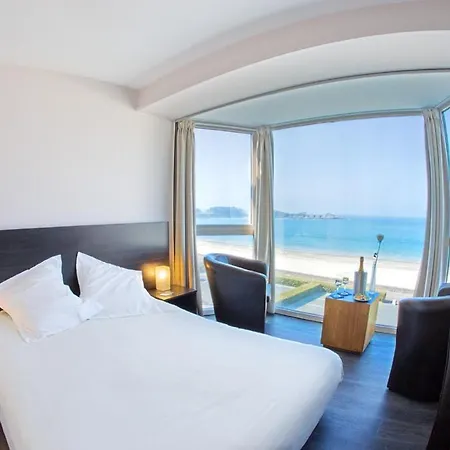 Hotel De La 2*